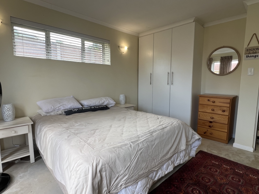 4 Bedroom Property for Sale in Wavecrest Eastern Cape